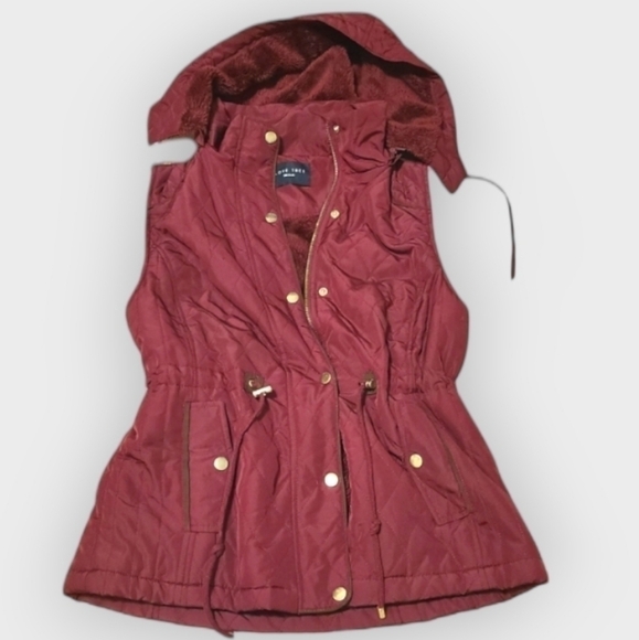Love Tree Soft Sherpa lined Quilted Puffer Vest with Removable Hood and Pockets - Picture 1 of 6